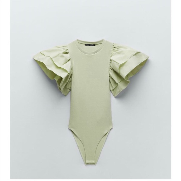 Zara Tops - Zara Puffy Sleeve Top exaggerated ruffle sleeve top